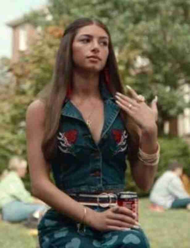 1sex-education-s03-ruby-matthews-denim-vest.jpg Sex Education S03 Ru¬by Matthews Denim Vest - Image 1
